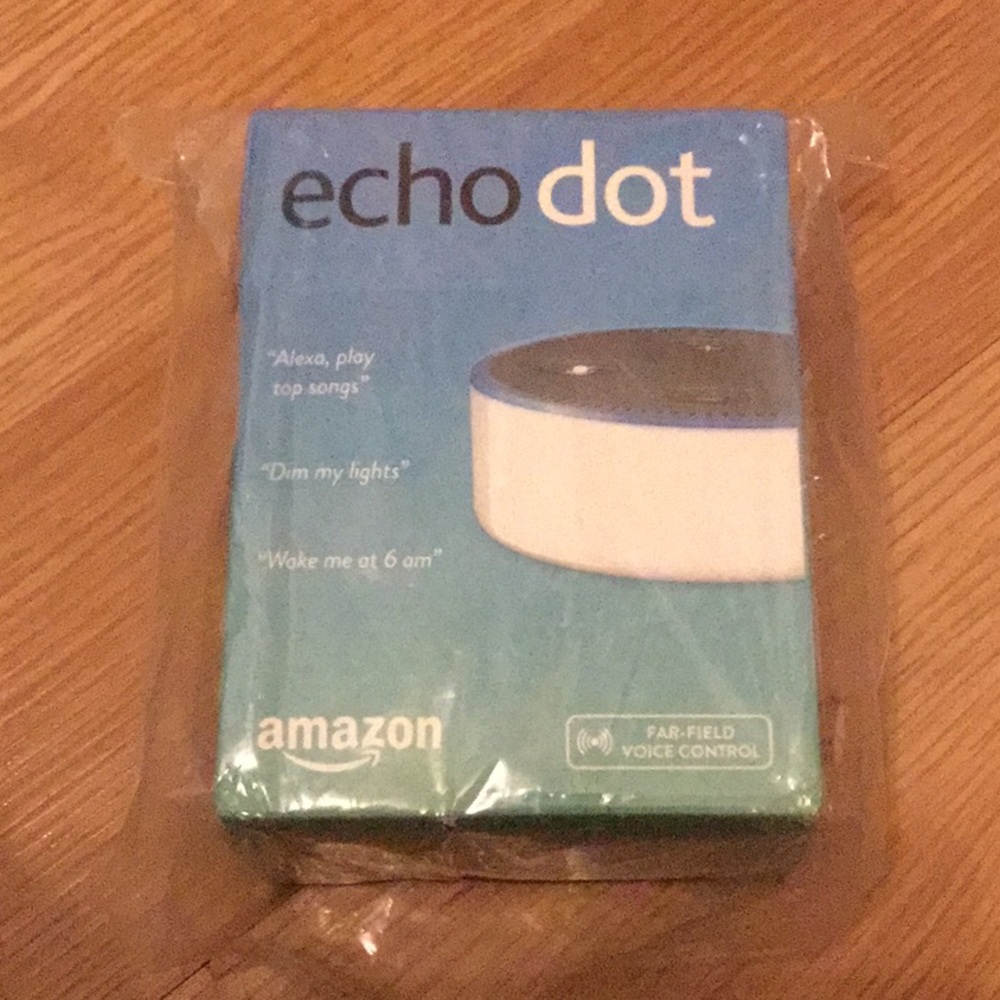 NWT Amazon Echo Dot 2nd Generation Brand New in Box and All Original Packaging